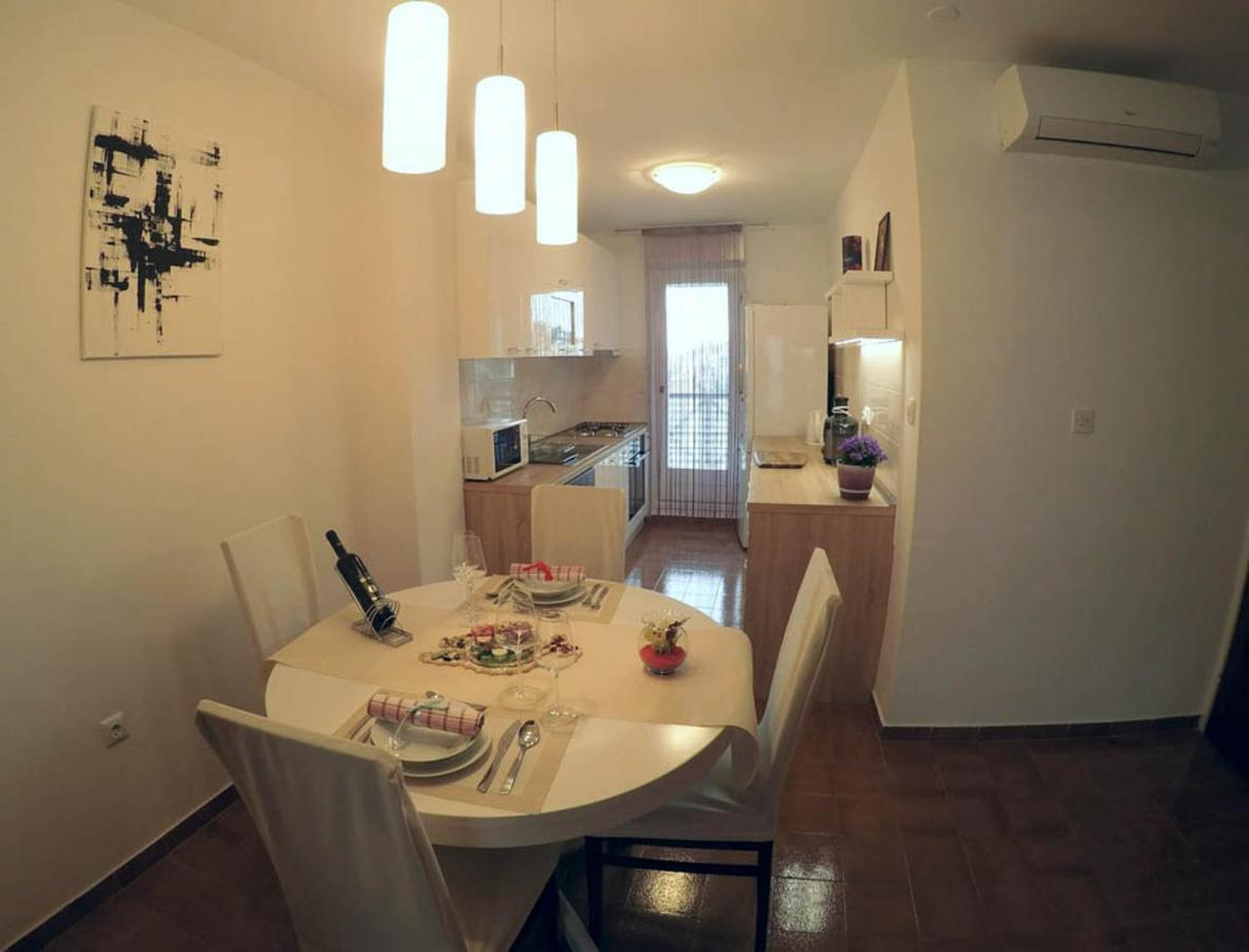 Apartman Kika Zara Esterno foto