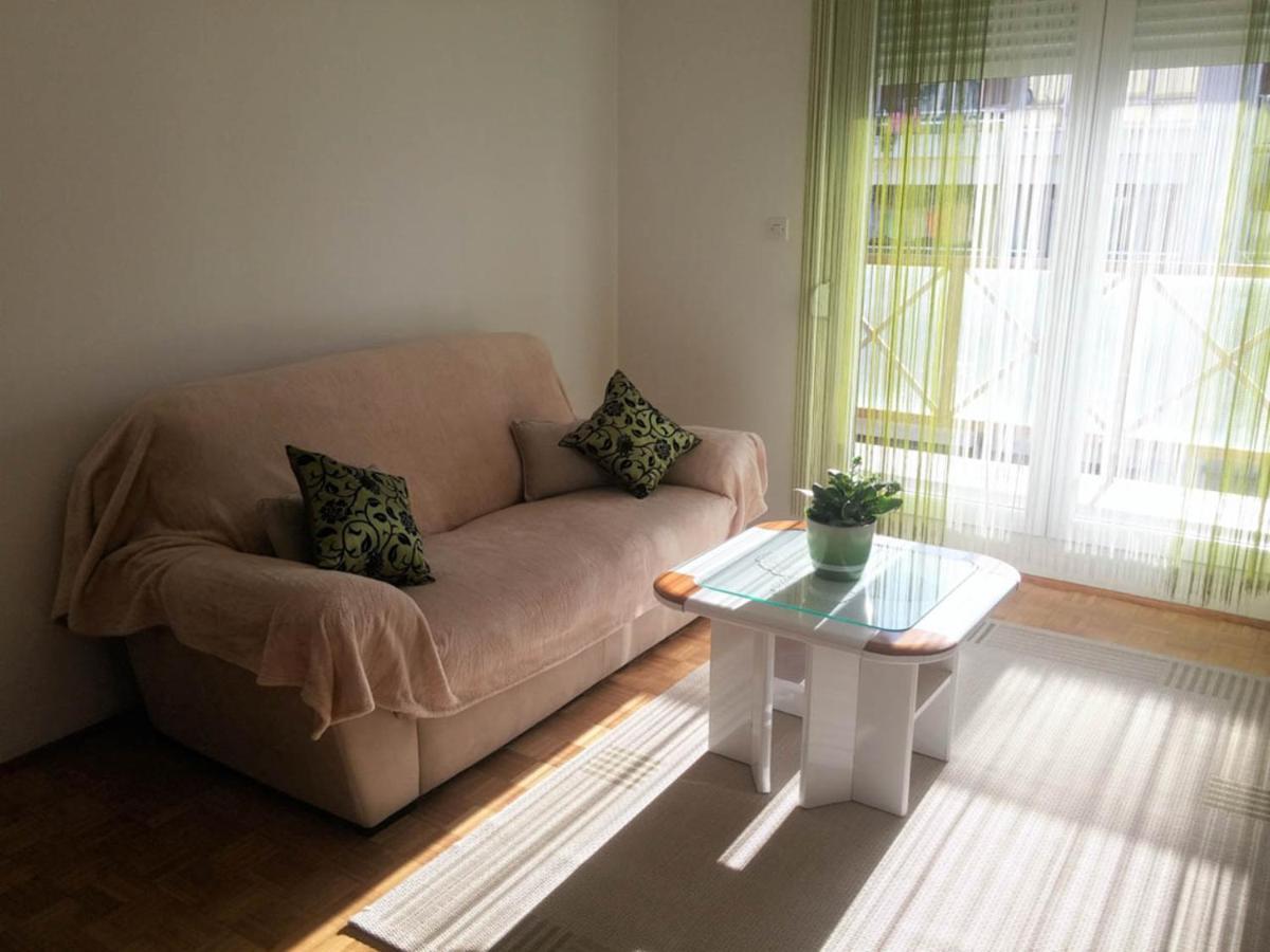 Apartman Kika Zara Esterno foto